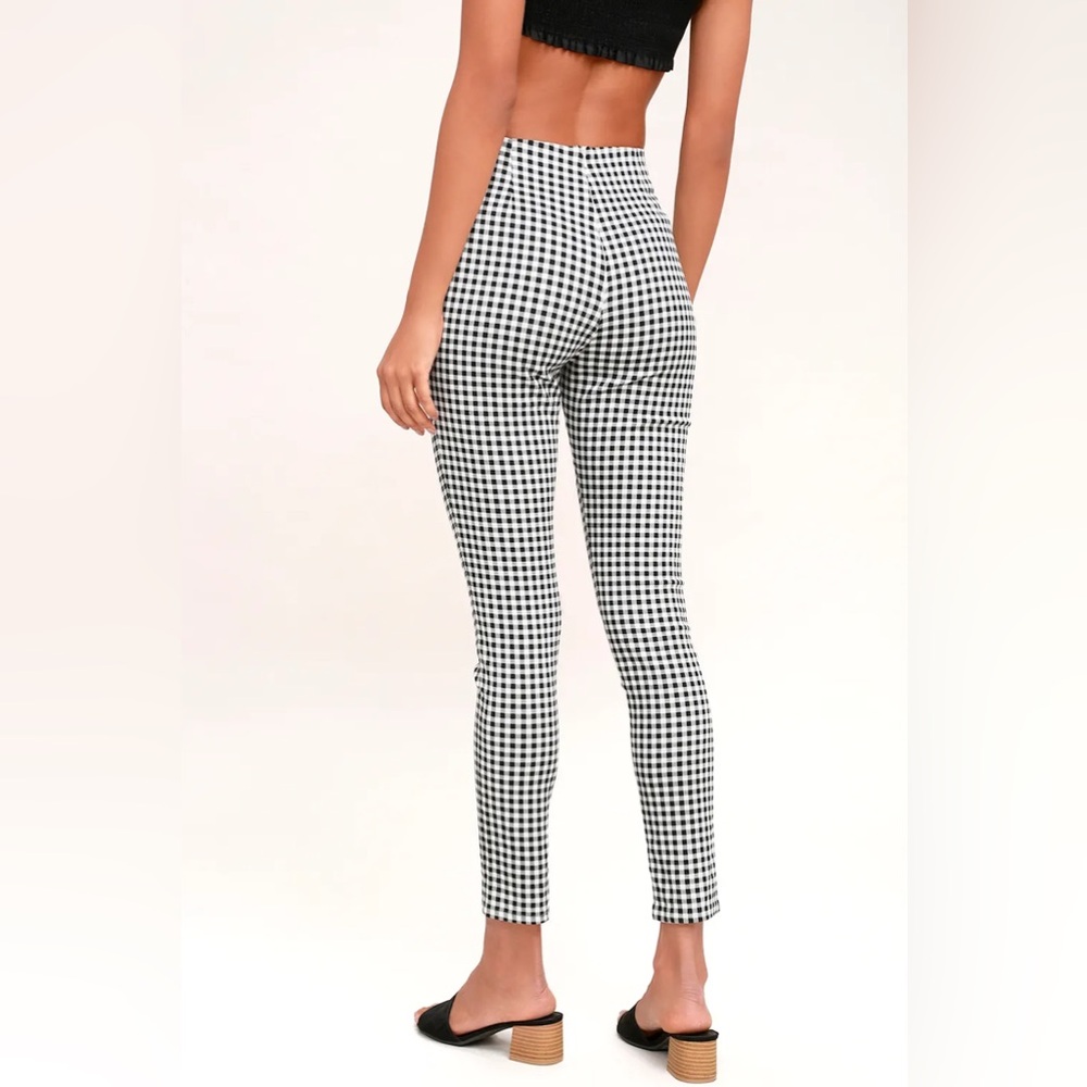 Lulu’s Black and White Checkered Women's Pants - Picture 4 of 9